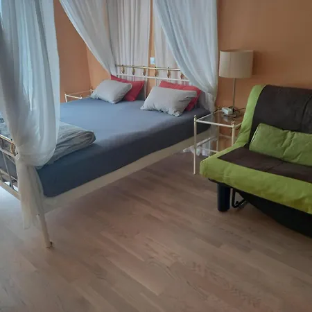 Oktoberfest Center Direct Metro In 20 Min, 2 Bedrm 2 Bathroom By Icm Messe Muenchen, Balcony, Free Parking *